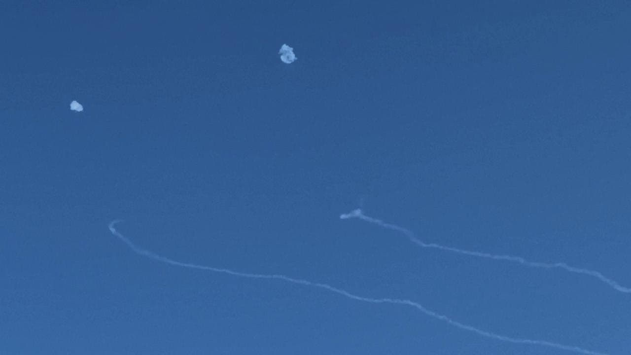 Tel Aviv si sveglia con le sirene: contraerea in azione
