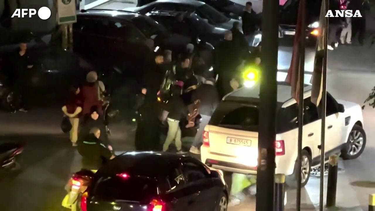 Medio Oriente, a Beirut persone in fuga per le strade dopo gli attacchi israeliani