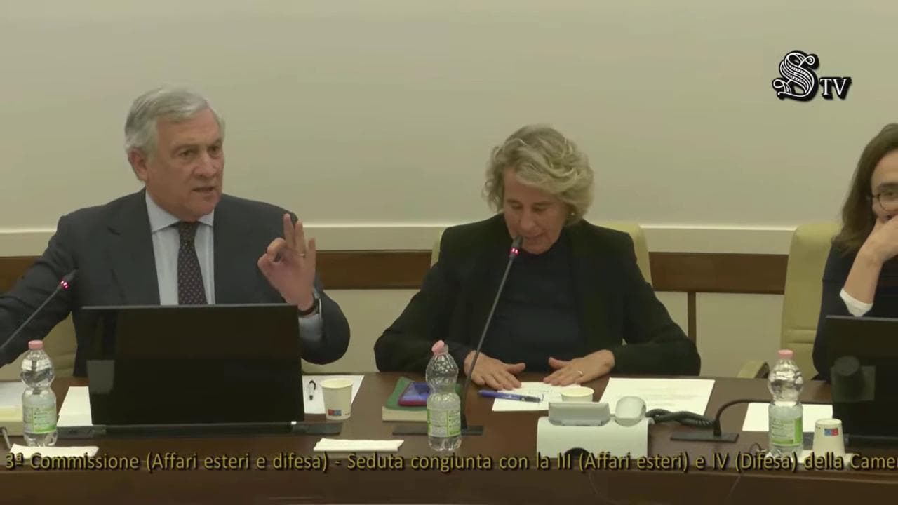 Tajani litiga con Conte: "Trump non mi chiama Tony, mentre lei è Giuseppi". Bagarre in commissione