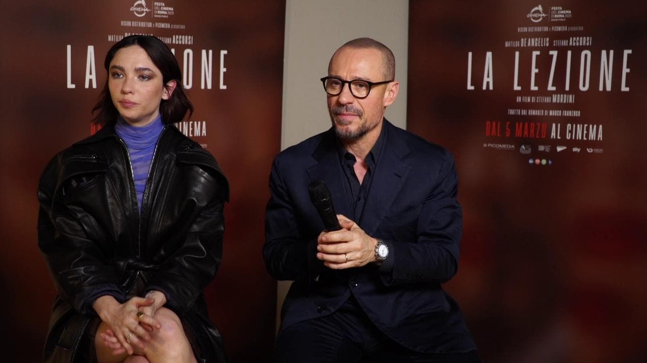 "La Lezione", Stefano Accorsi: "Sono stato possessivo per gelosia, capirlo è stata una liberazione"