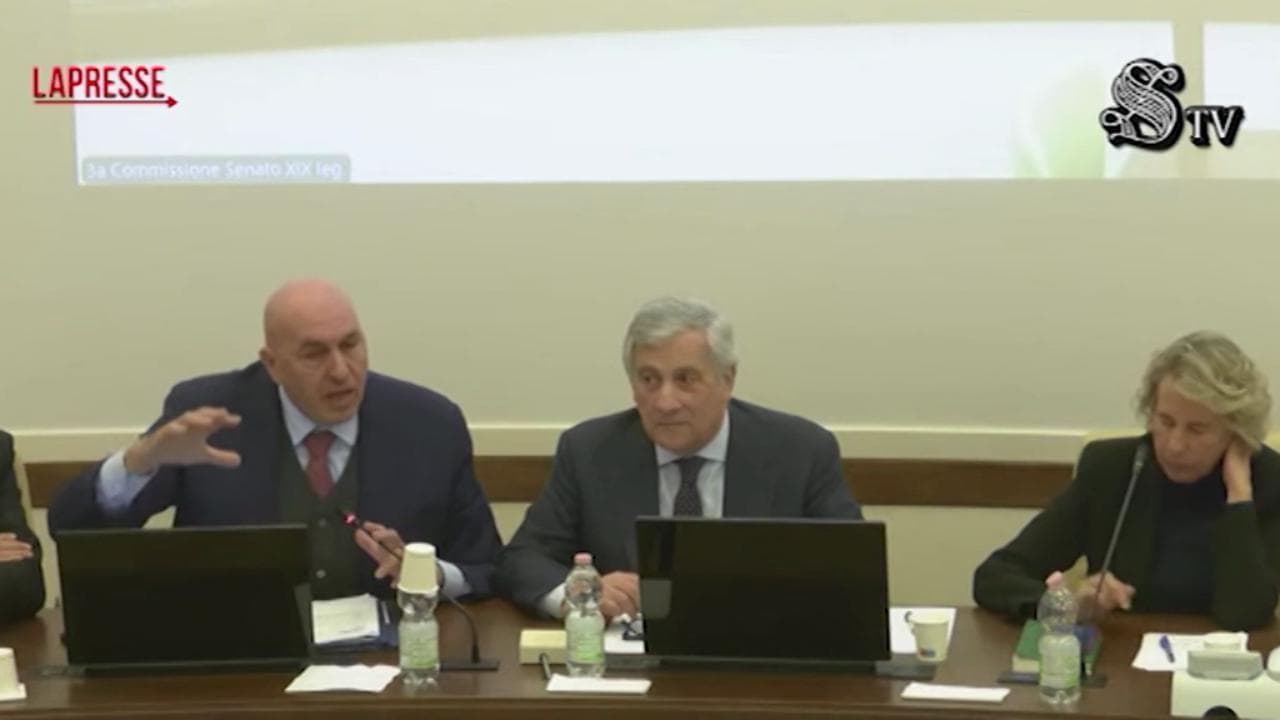 Crosetto: "Avrò sbagliato da ministro a restare a Dubai, ma lì c'erano i miei figli"