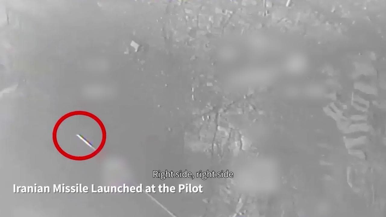 Pilota di caccia israeliano schiva un missile iraniano nei cieli di Teheran