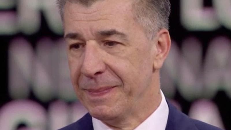 Il padre Gino sul palco di Sanremo: "Cambiamo cultura". Poi si commuove