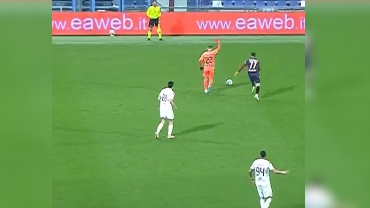 Serie B'de futbol, ​​fairplay: kaleci sakatlandı ve hücum oyuncusu gol atmaktan vazgeçti – Futbol