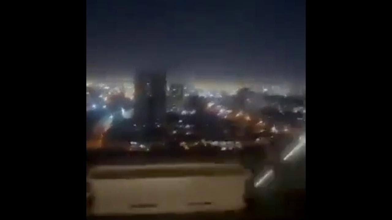 Notti da incubo a Teheran: dai condomini grida di rivolta, pasdaran rispondono sparando sui balconi