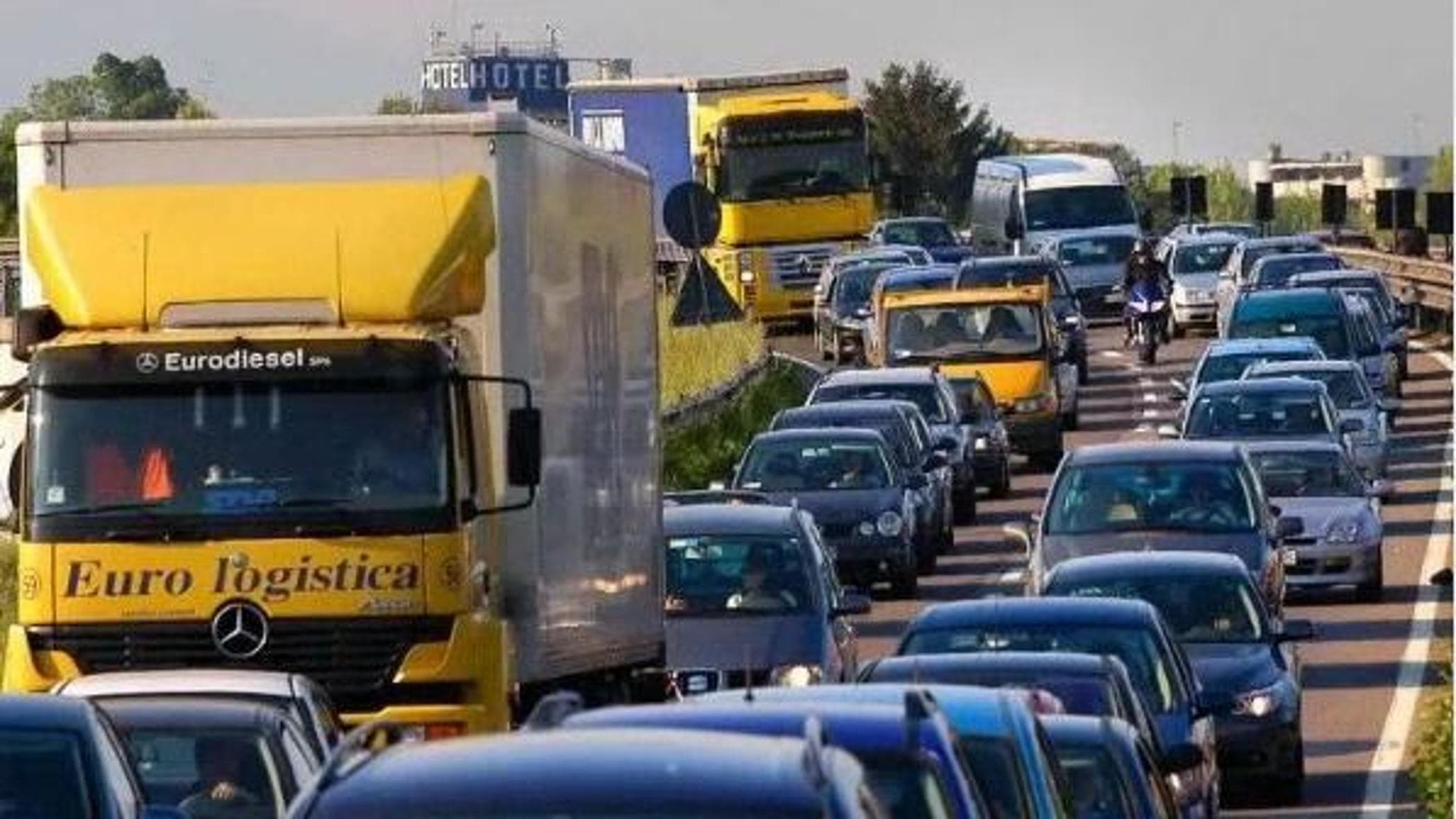 Malta, bonus da 25mila euro ai giovani che rinunciano alla patente: “Misura anti traffico”