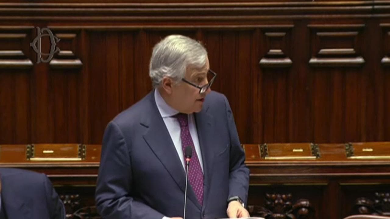 Tajani: "Centomila italiani coinvolti direttamente o meno dalla crisi in Iran"