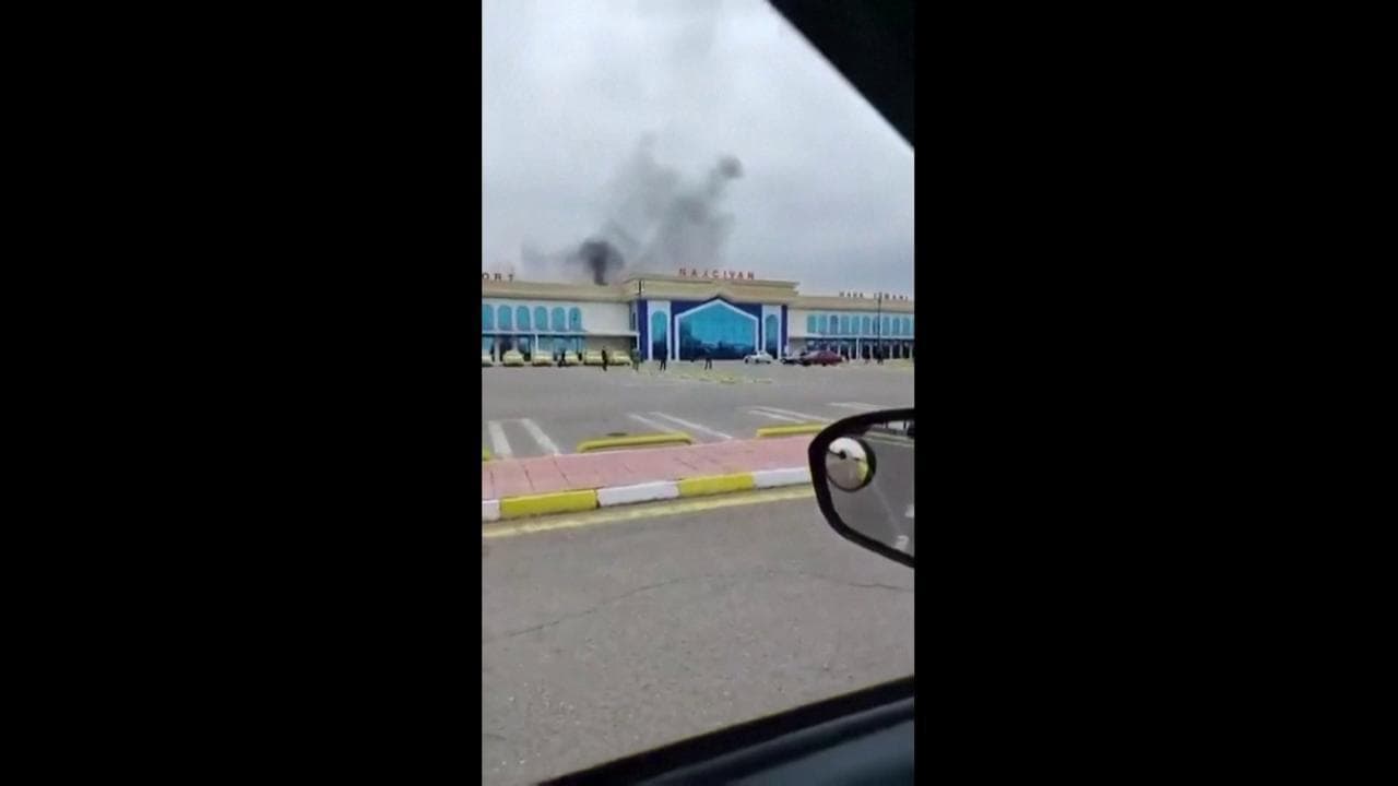 Azerbaigian, droni iraniani colpiscono l'aeroporto di Nakhchivan: il sibilo poi l'esplosione