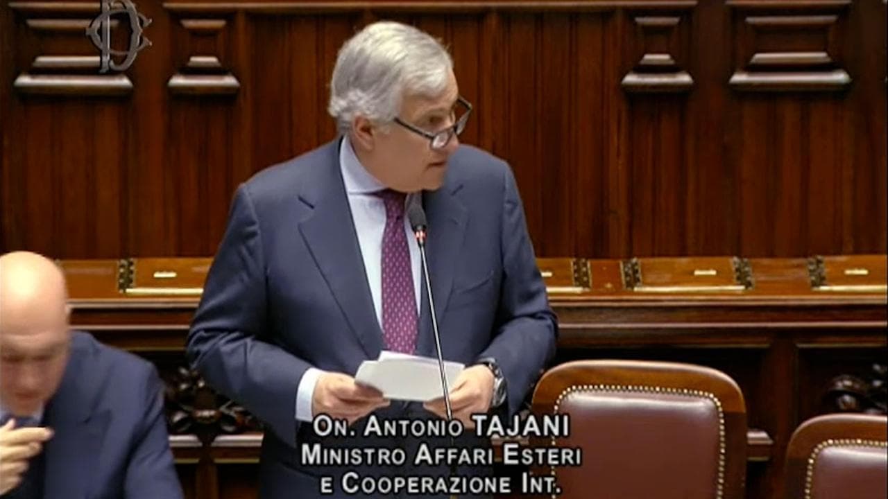 Il lapsus di Tajani: "I cittadini israeliani scelgano il loro governo". Ma si parla degli iraniani