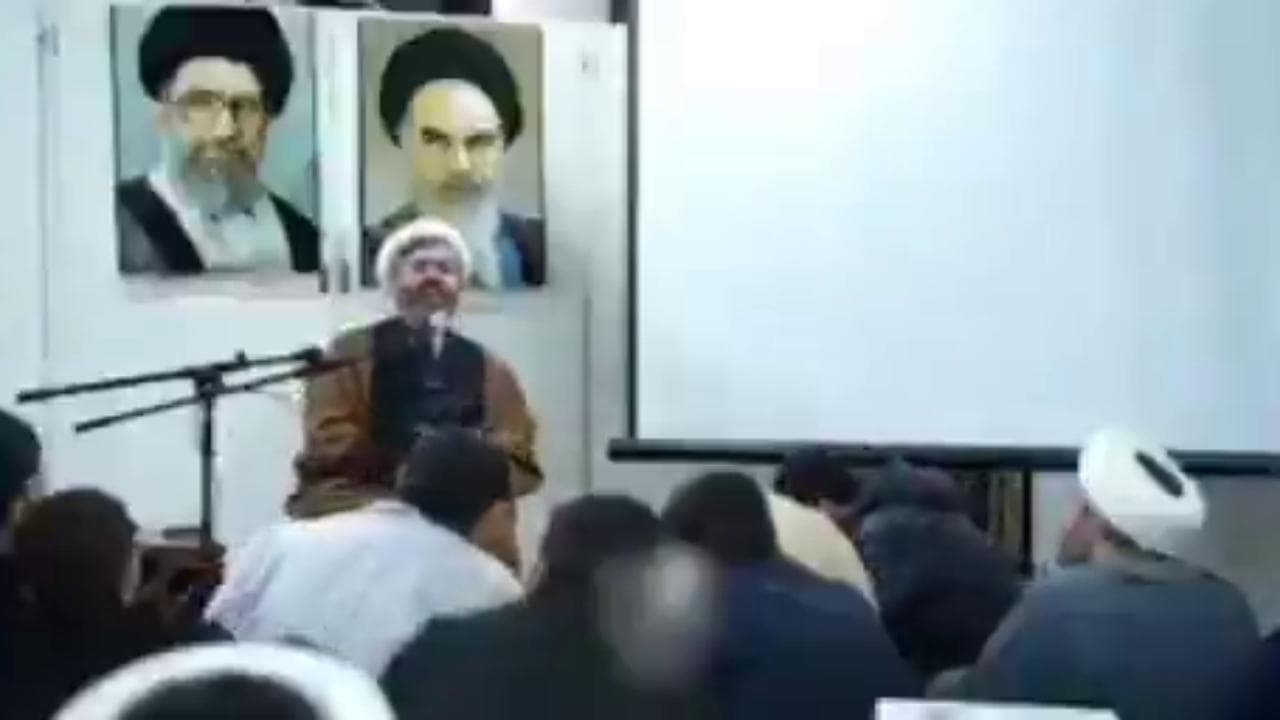 Iran, un missile colpisce l'edificio durante la riunione dei mullah a Teheran: il video