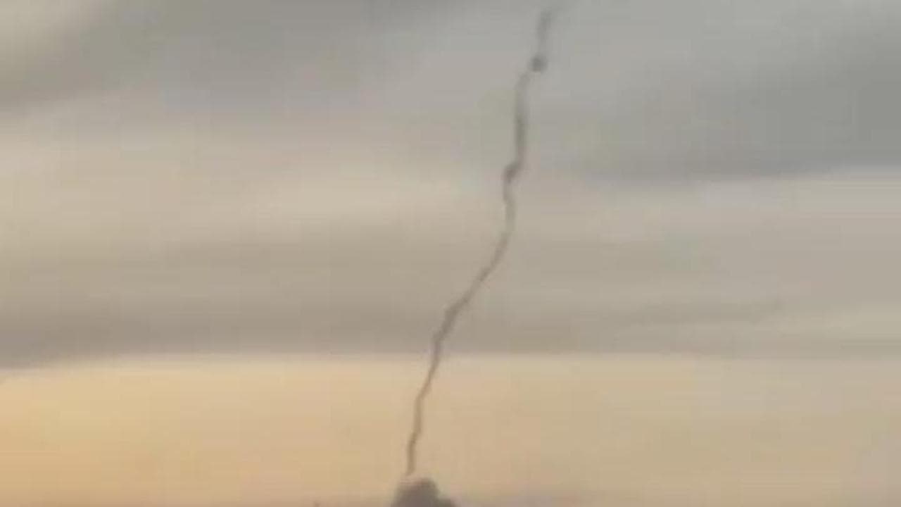 Missili iraniani colpiscono la raffineria Bapco in Bahrein. Il Regno: "Incendio sotto controllo"