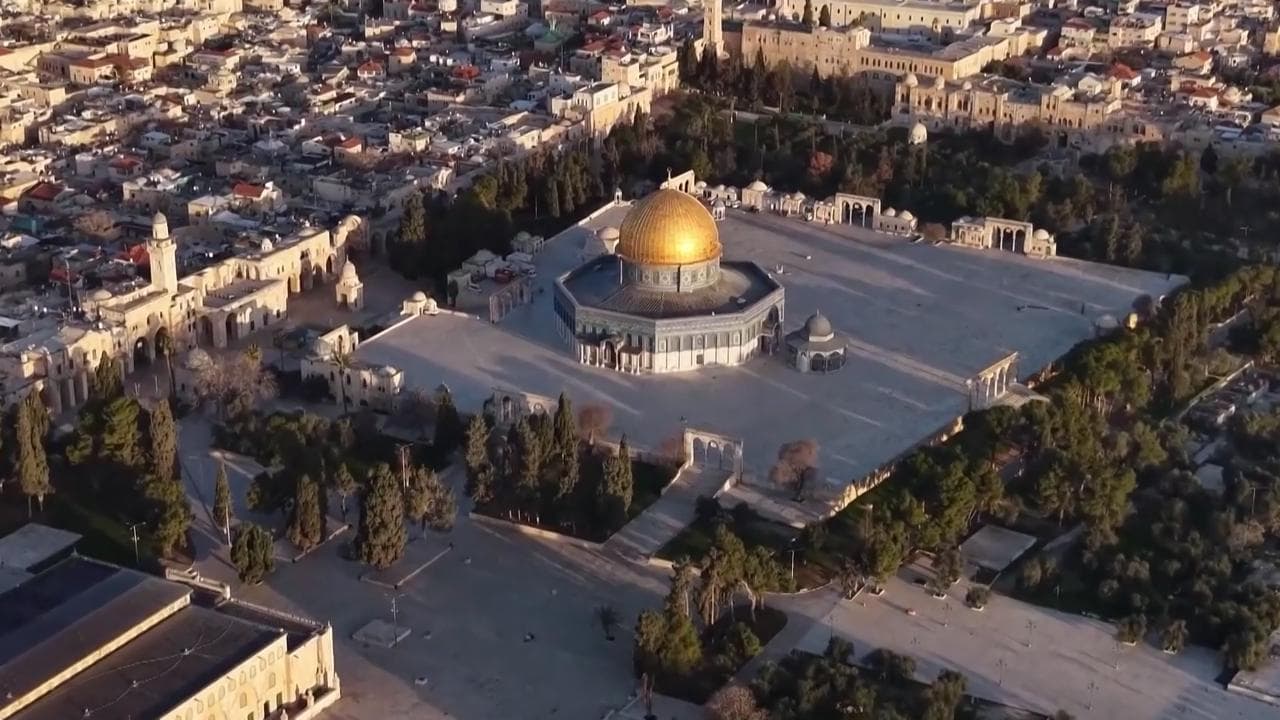 Gerusalemme, la moschea di al-Aqsa deserta dopo le restrizioni ai musulmani