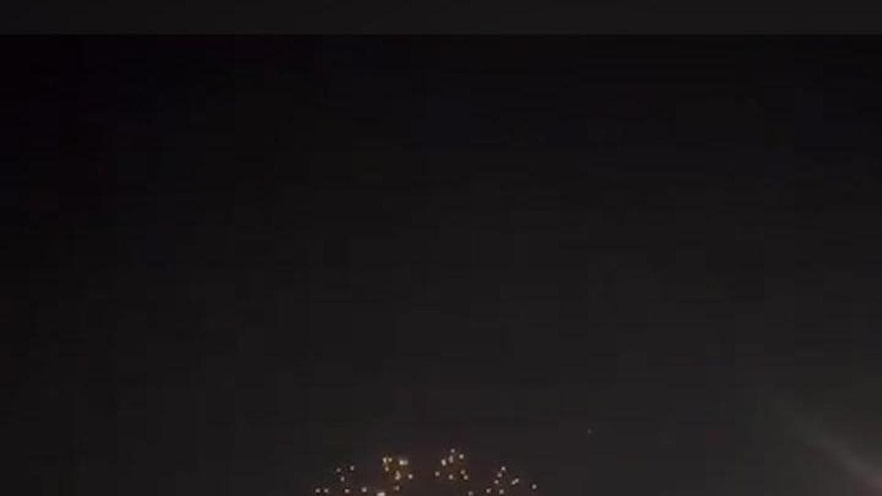 Medio Oriente, missili iraniani su Tel Aviv: le sirene d'allarme risuonano nella notte