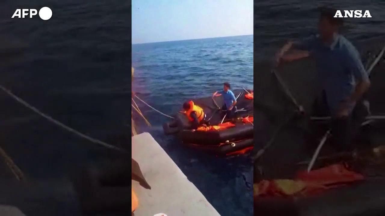 Sri Lanka, i soccorsi ai marinai iraniani dopo un attacco americano alla loro nave