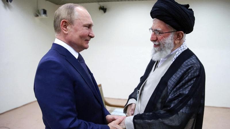 C’è Mosca dietro ai raid dell’Iran: “Così indica i bersagli americani”