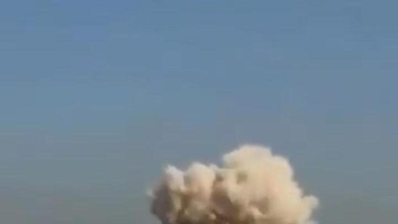 Dubai, drone iraniano colpisce l'aeroporto: il momento dell'esplosione