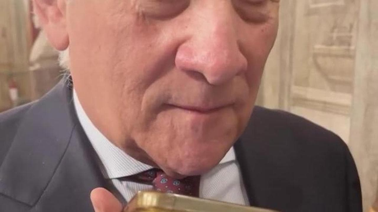 La chiamata di Tajani all'ambasciatrice italiana in Iran: "Oggi come sono stati i bombardamenti?"