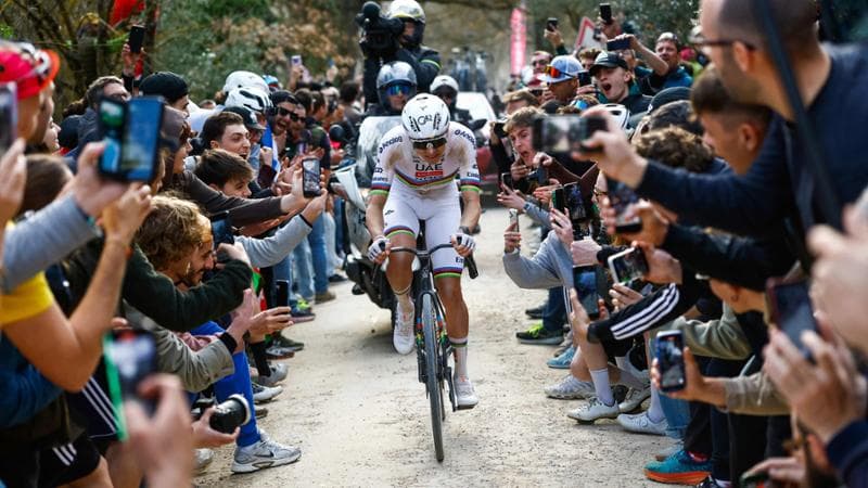 È sempre Pogacar: trionfa alle Strade Bianche per la quarta volta