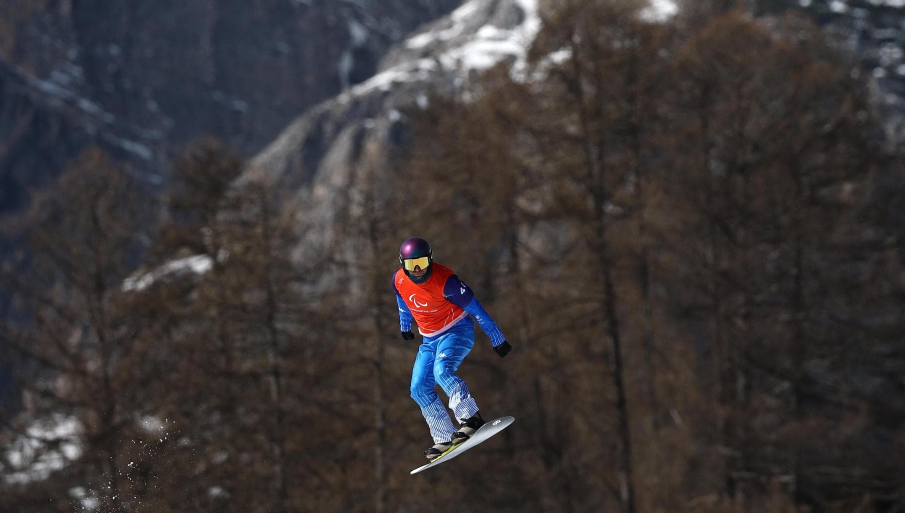 Primo oro azzurro alle Paralimpiadi: Emanuel Perathoner trionfa nello snowboard cross