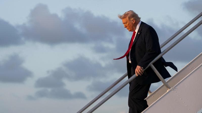Trump: “Successore di Khamenei non durerà se non lo approviamo noi”. E valuta il blitz per l’uranio