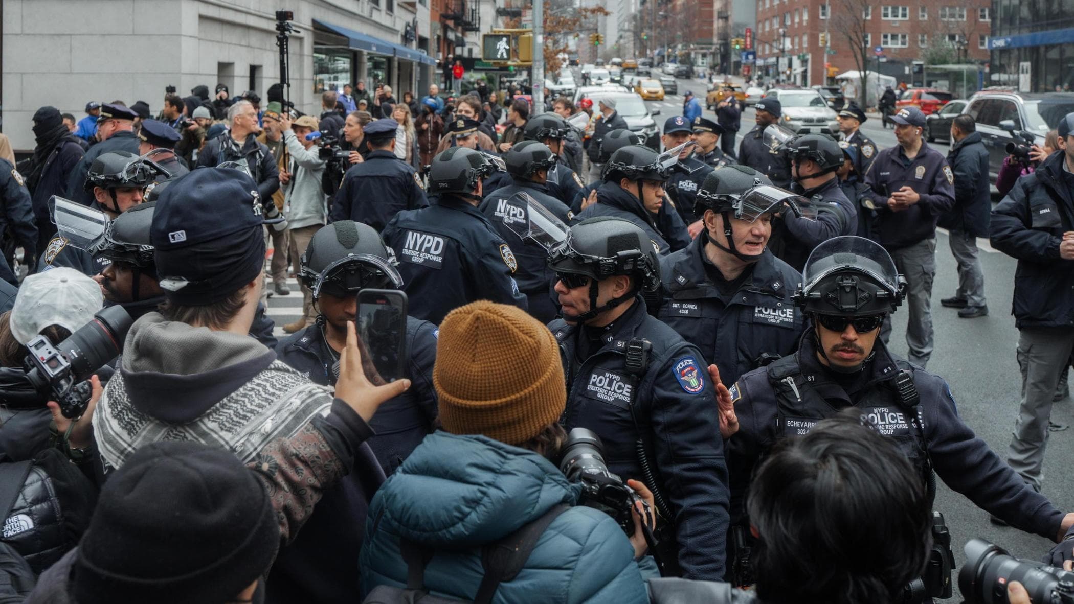 New York, scontri durante manifestazione anti-islam, ordigni rudimentali ritrovati nei pressi dell’abitazione del sindaco Mamdani