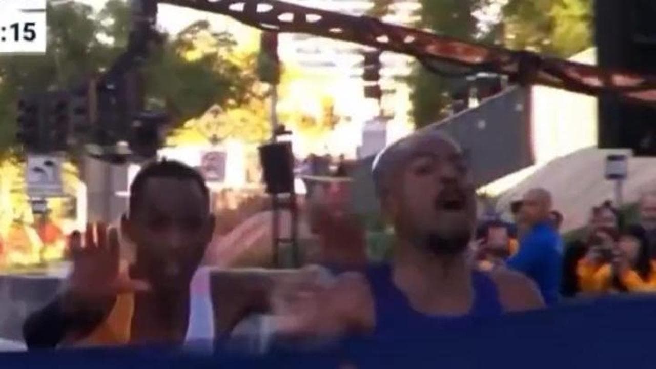 Maratona di Los Angeles, Martin vince per un centesimo di secondo dopo una rimonta straordinaria