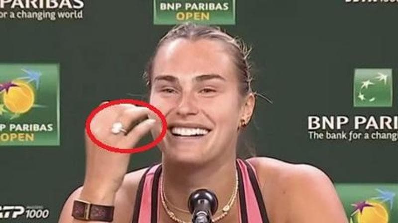 Sabalenka in campo con un anello da un milione: “Distrae le avversarie”