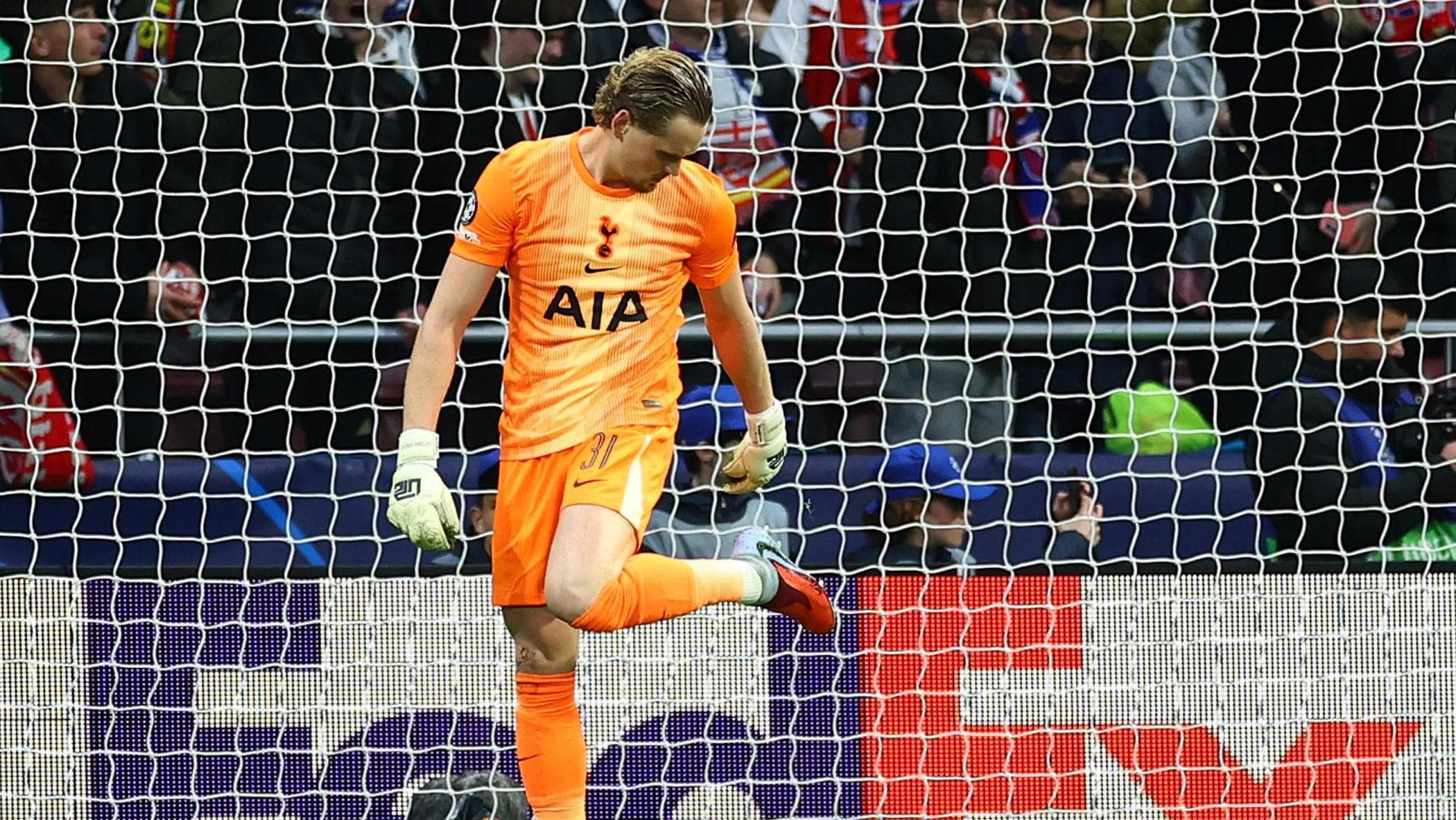 Kinsky da incubo in Atletico-Tottenham: due papere, tre gol, sostituito dopo 16’, rientra Vicario