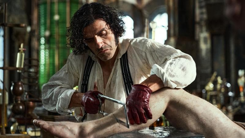 Oscar Isaac &egrave; Victor Frankenstein in Frankenstein di Guillermo Del Toro

