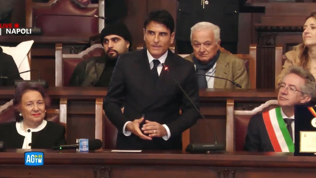 Napoli, Sal da Vinci premiato dal sindaco Manfredi: Vittoria di tutti, profuma di sogni realizzati
