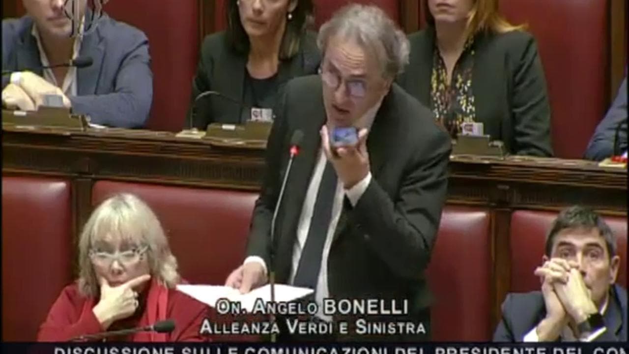 Meloni in aula, il sarcasmo di Bonelli su Tajani: "Oggi come stati i bombardamenti?"