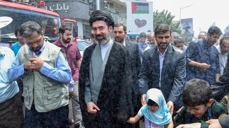 Teheran, Khamenei ferito ma salvo: ecco le condizioni per la tregua