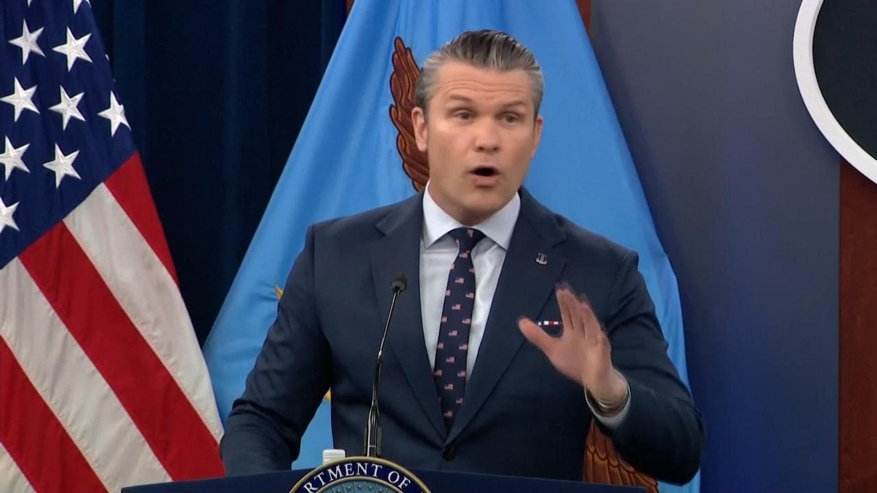 Hegseth: "Leadership iraniana ferita e nascosta sotto terra, come i topi"