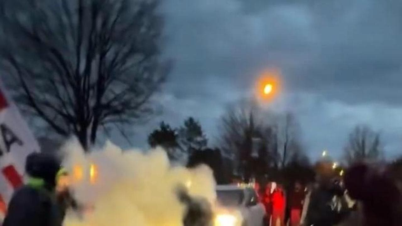 Usa, scontri nel Vermont tra manifestanti e agenti Ice: utilizzati lacrimogeni e granate stordenti