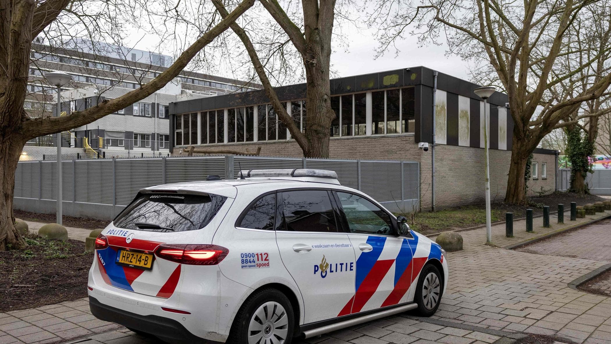 Amsterdam'da bir Yahudi okulunda patlama. Belediye Başkanı: “Hedefli saldırı”