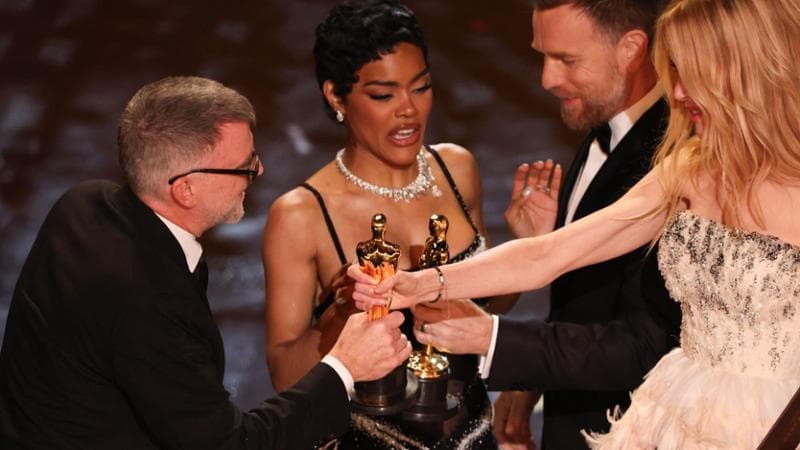 Oscar 2026: Miglior film “Una battaglia dopo l’altra”. Attori: Michael B. Jordan e Jessie Buckley