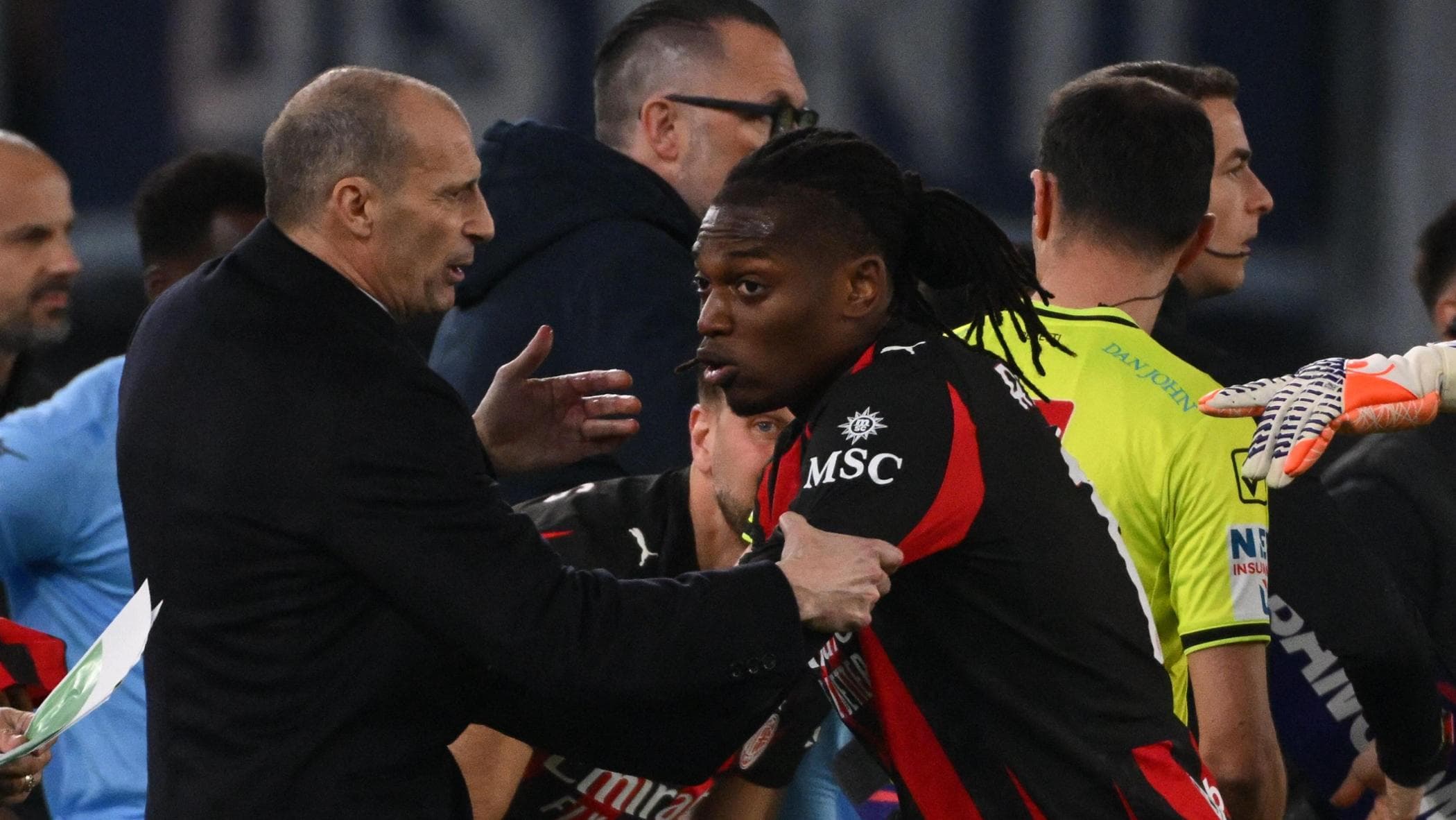 Milan, il sogno scudetto passa, il problema Leao resta: nervoso e indolente, a Roma non è piaciuto