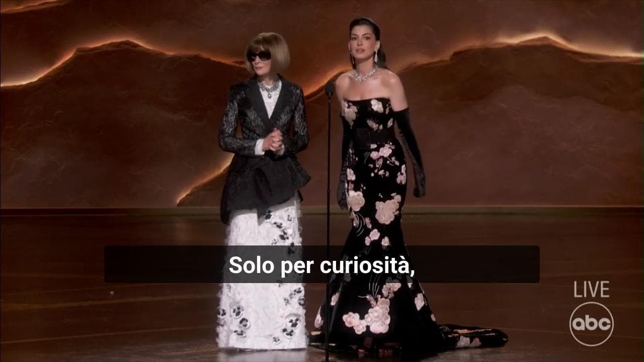 Oscar 2026, sketch Hathaway-Wintour: "Cosa pensi del mio vestito?" E la regina della moda risponde