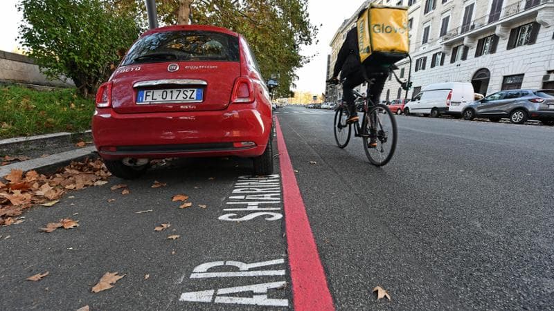 Addio parcheggio libero. A Roma oggi le auto di Enjoy si lasciano in 17 EniLive Station (Maria Laura Antonelli / AGF )