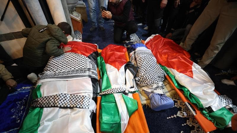Cisgiordania, famiglia uccisa dall’Idf: “Sull’auto 70 fori di proiettile, li hanno uccisi apposta”