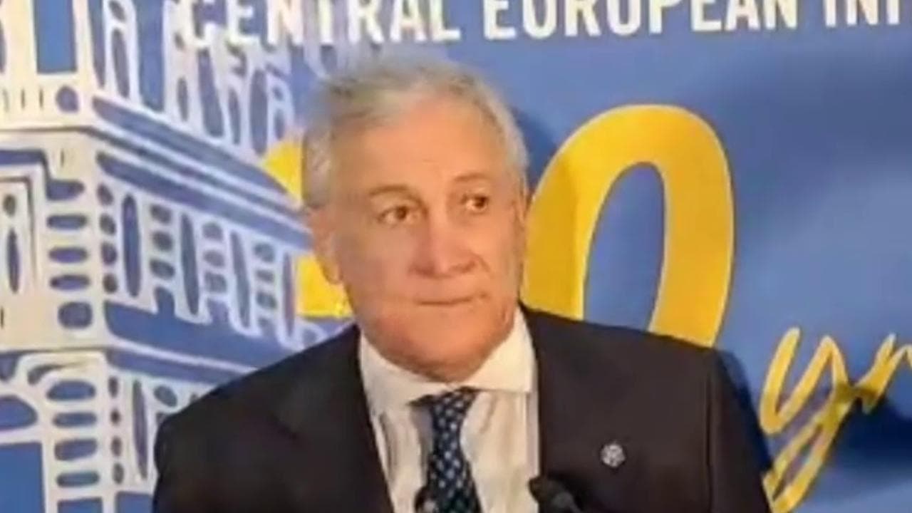 Tajani: "Non siamo parte della guerra, ma rimarremo nel Mar Rosso"