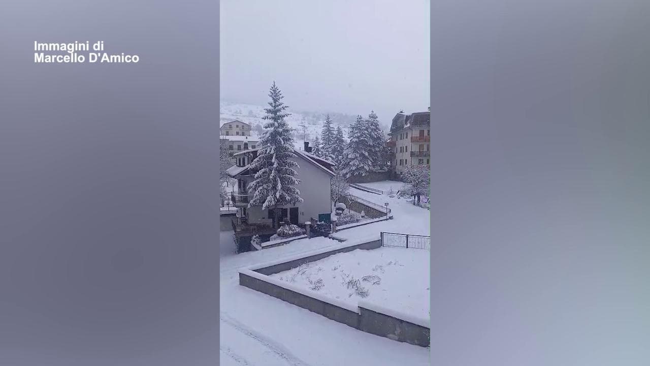 Maltempo, super nevicata di marzo in Abruzzo: Campo di Giove in bianco