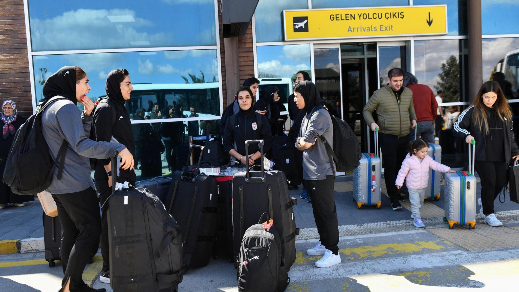Australia, restano solo due delle calciatrici iraniane in cerca di asilo. Le altre tornate in patria