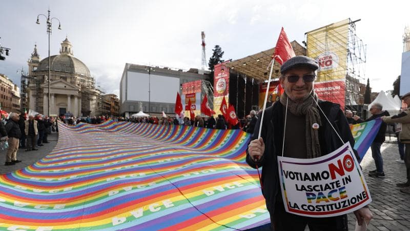 In piazza il popolo del no al referendum. Schlein: “No al controllo sui giudici”