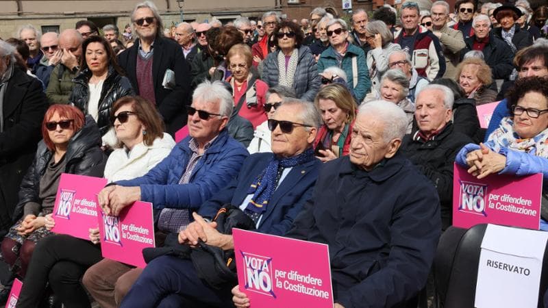 Bologna piazza San Francesco - Incontro per il NO referendum del 22 e 23 marzo
