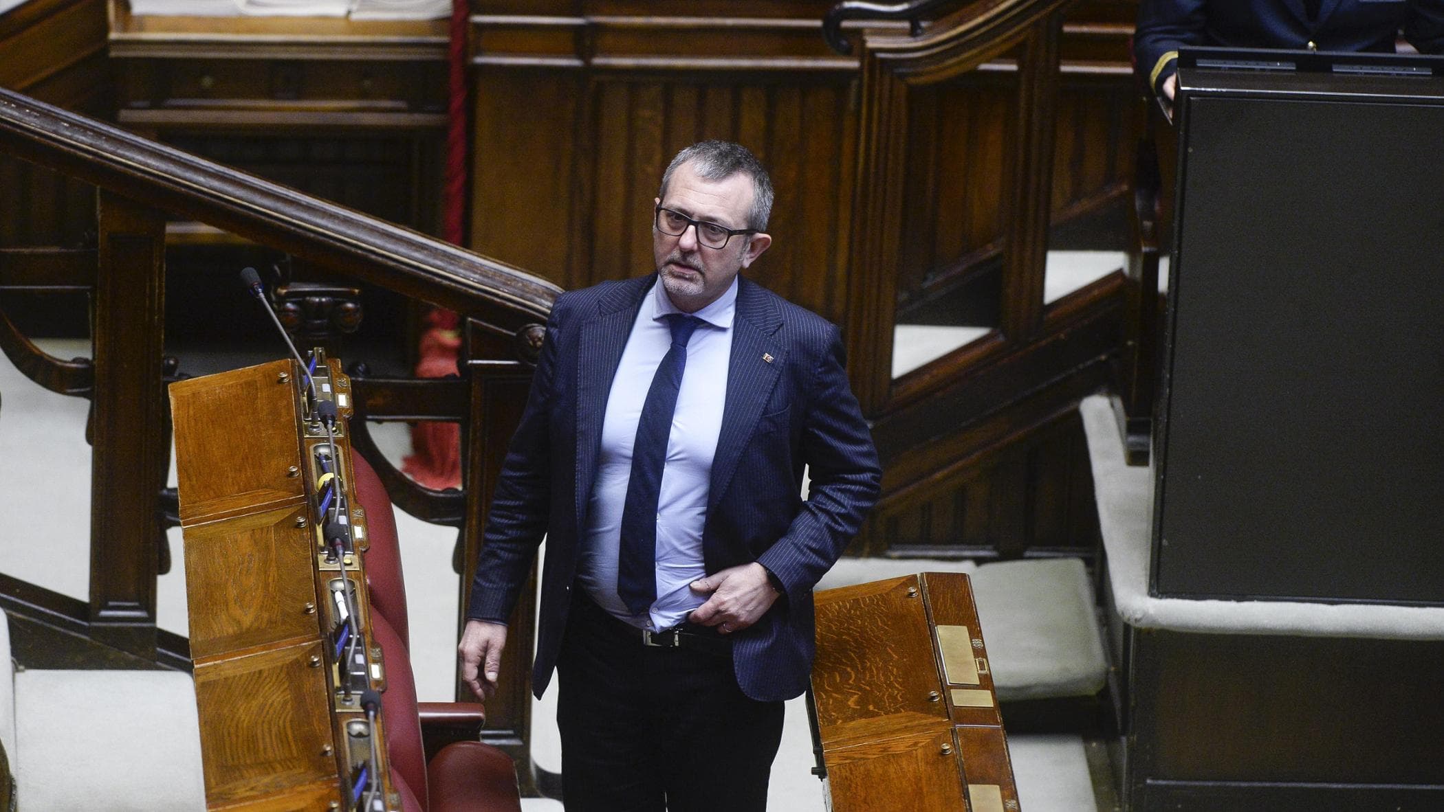 Caso Delmastro: quell’incontro dal notaio, le coincidenze delle date e la srl nascosta alla Camera