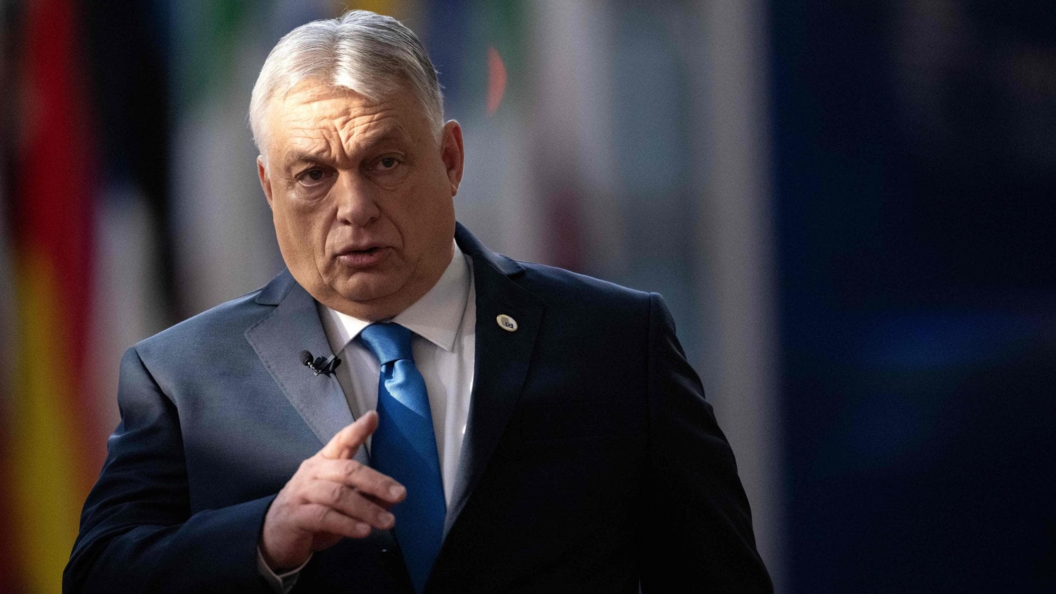 Orbàn blocca il prestito Ue a Kiev, la Russia sospende i negoziati di pace