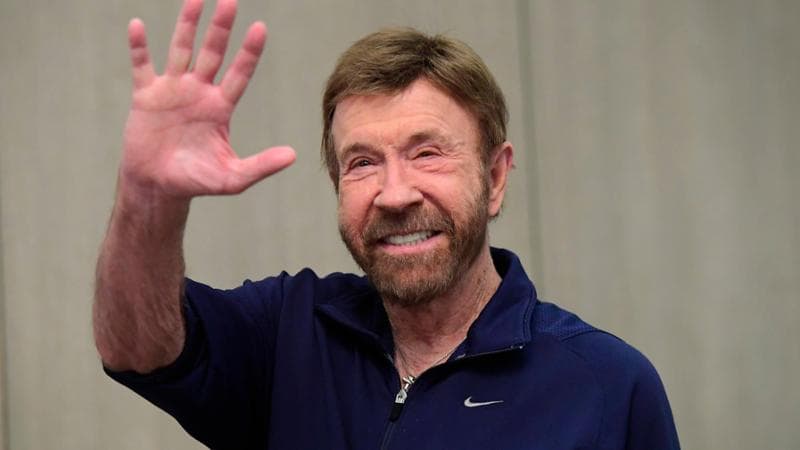 Atleta, attore, meme: Chuck Norris, la star che voleva essere come Bruce Lee