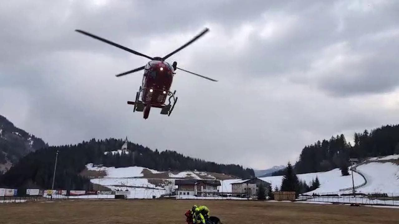 Valanga in Alto Adige, le prime immagini dei soccorsi: gli elicotteri in azione