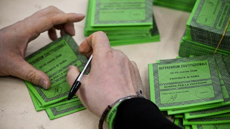 Seggi aperti dalle 7. Stavolta non servirà il quorum ma l’affluenza sarà determinante
